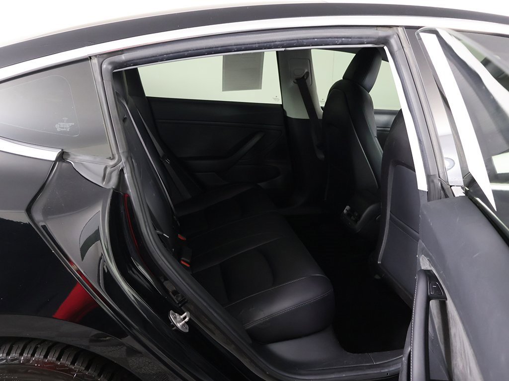 Used 2018 Tesla Model 3 Long Range image 32