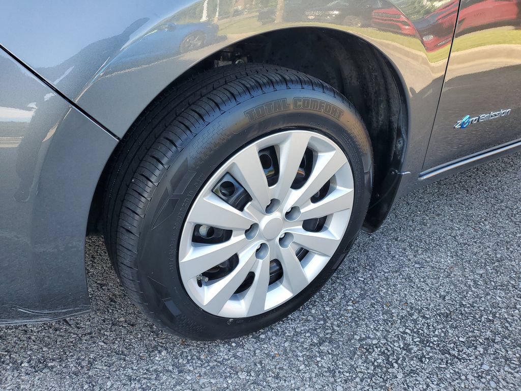 Used 2017 Nissan Leaf S w/ Charge Package FWD image 7