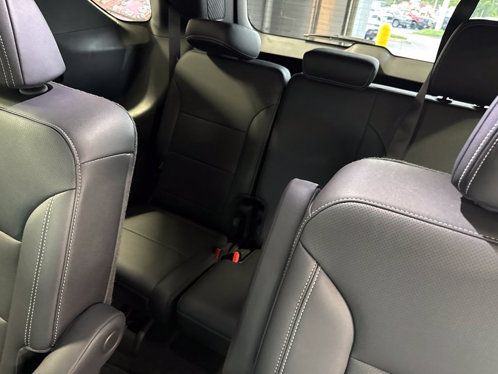 Used 2026 Chevrolet Traverse LT FWD image 18