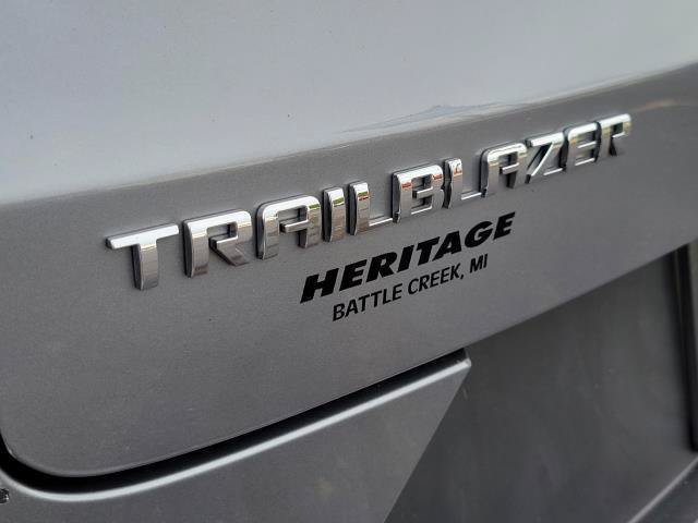 Used 2023 Chevrolet TrailBlazer LT FWD image 32