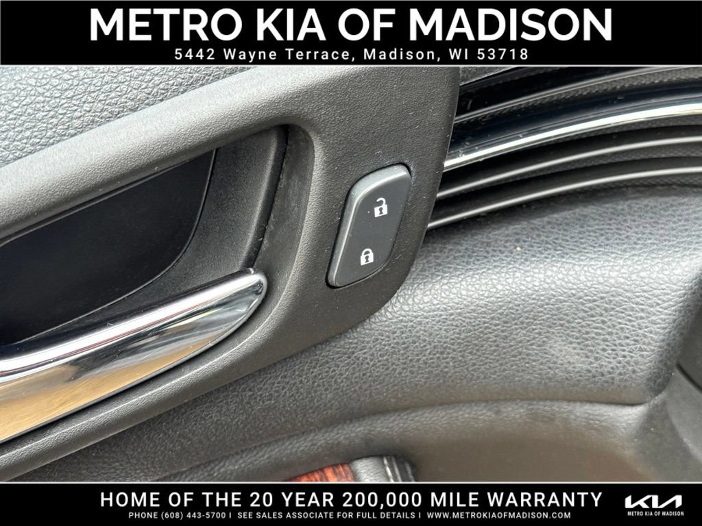 Used 2013 Chevrolet Malibu LT w/ Power Convenience Package FWD image 12