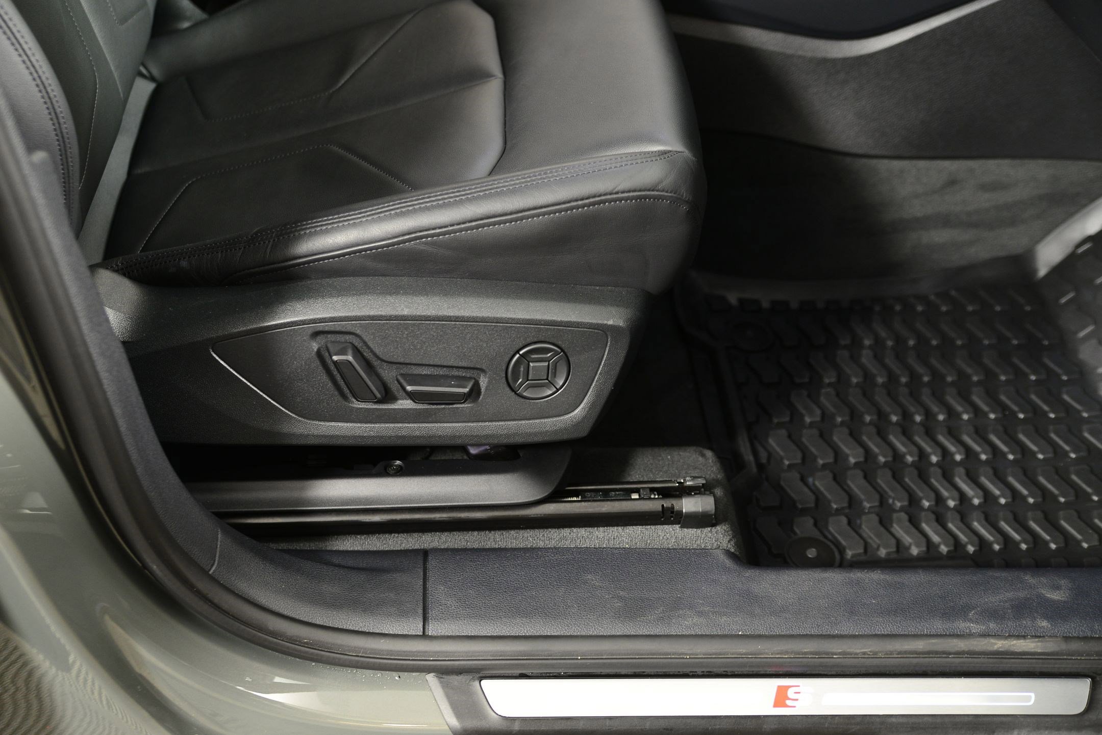 Certified 2023 Audi Q3 2.0T Premium w/ Convenience Package image 12