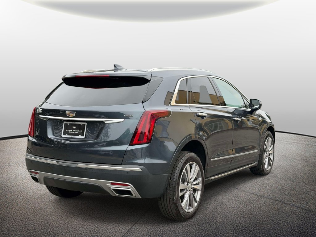 Used 2020 Cadillac XT5 Premium Luxury w/ LPO, Premium Carpet Package FWD image 2