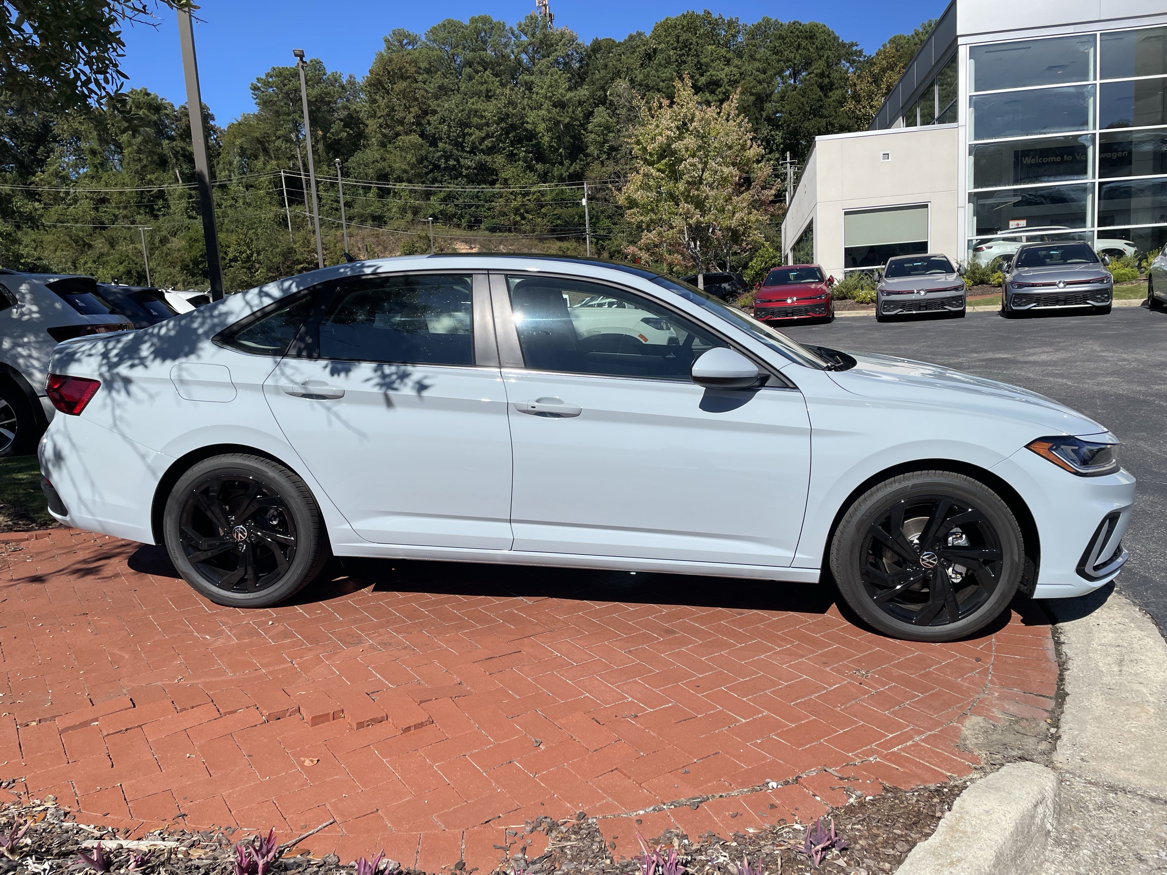 New 2026 Volkswagen Jetta SE FWD image 4