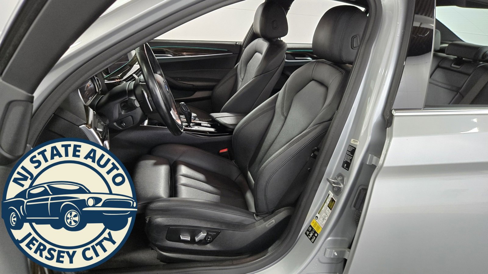 Used 2018 BMW 530i xDrive w/ Premium Package image 24