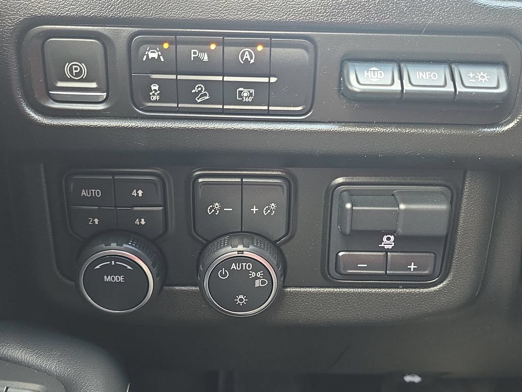 Certified 2023 Chevrolet Suburban Premier AWD/4WD image 29