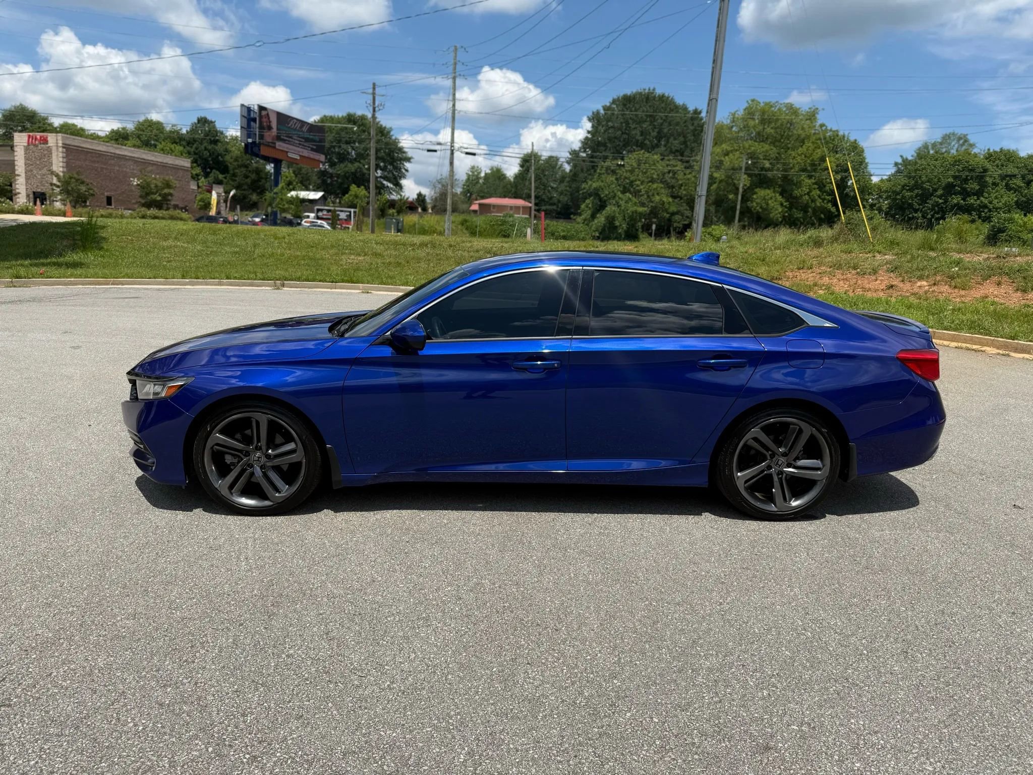 Used 2019 Honda Accord Sport image 3