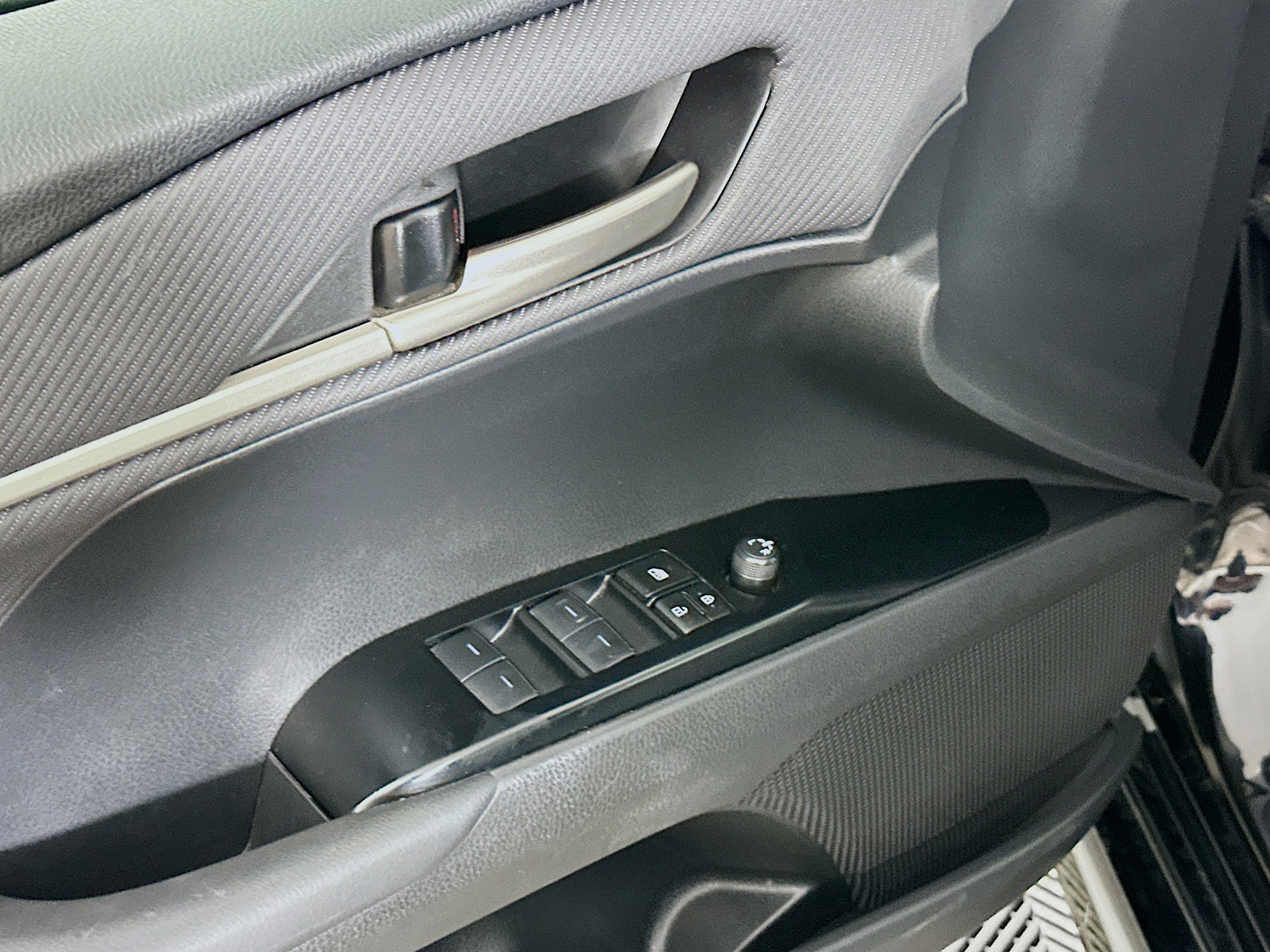 Used 2025 Toyota Camry SE image 15