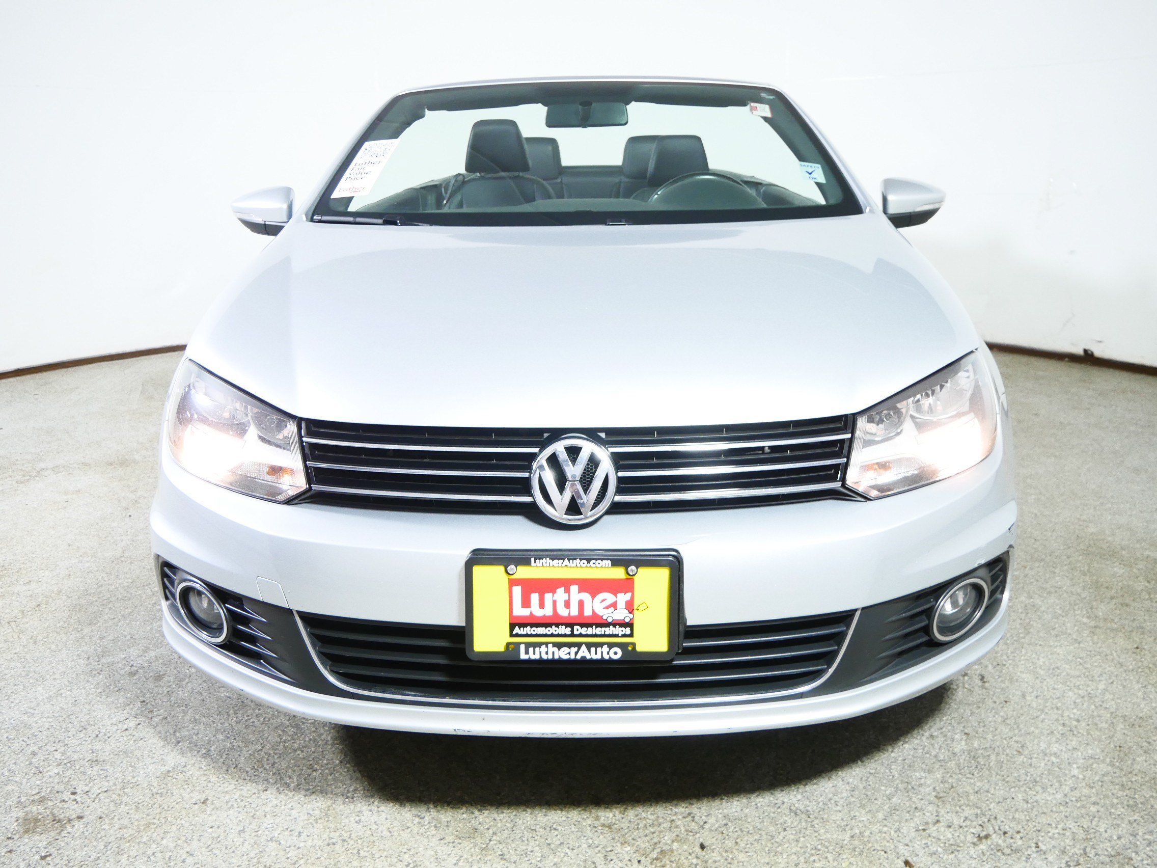 Used 2013 Volkswagen Eos Komfort FWD image 2