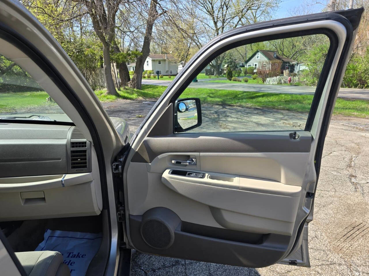 Used 2011 Jeep Liberty Sport w/ Popular Equipment Group AWD/4WD image 9