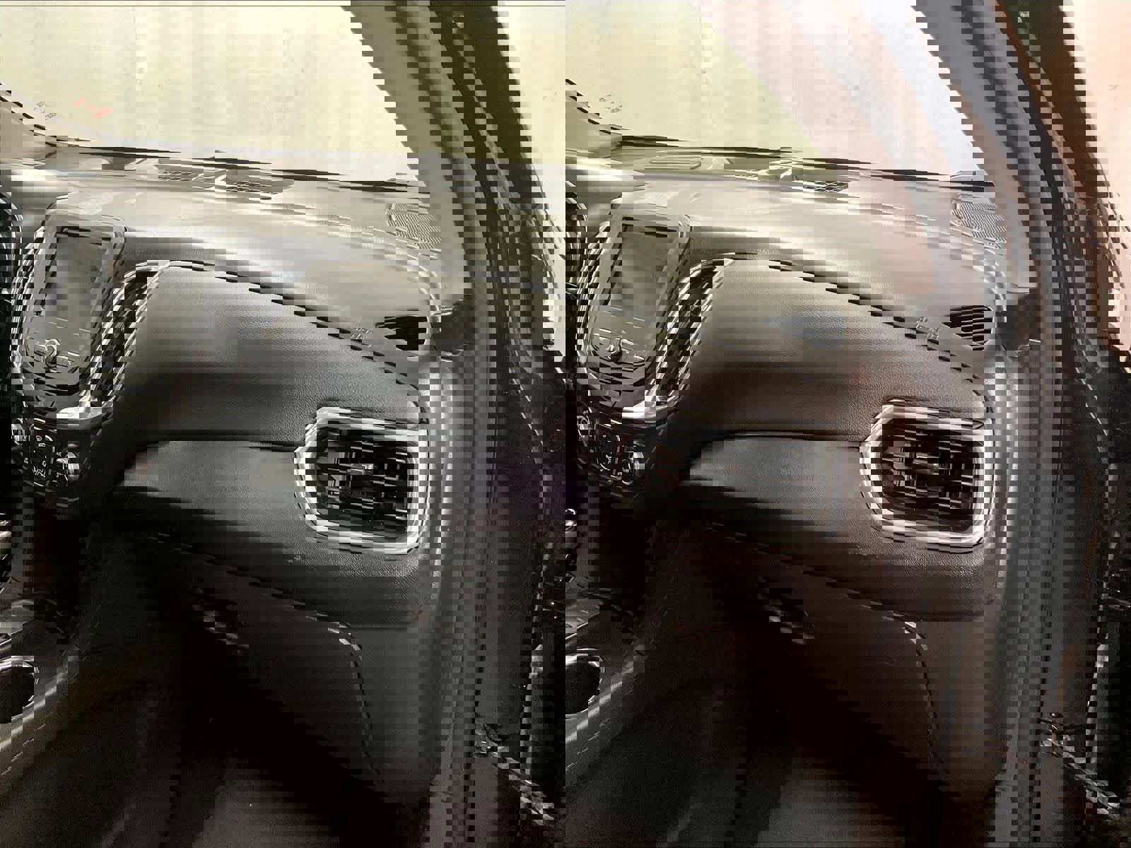 Used 2020 Chevrolet Equinox LT image 13