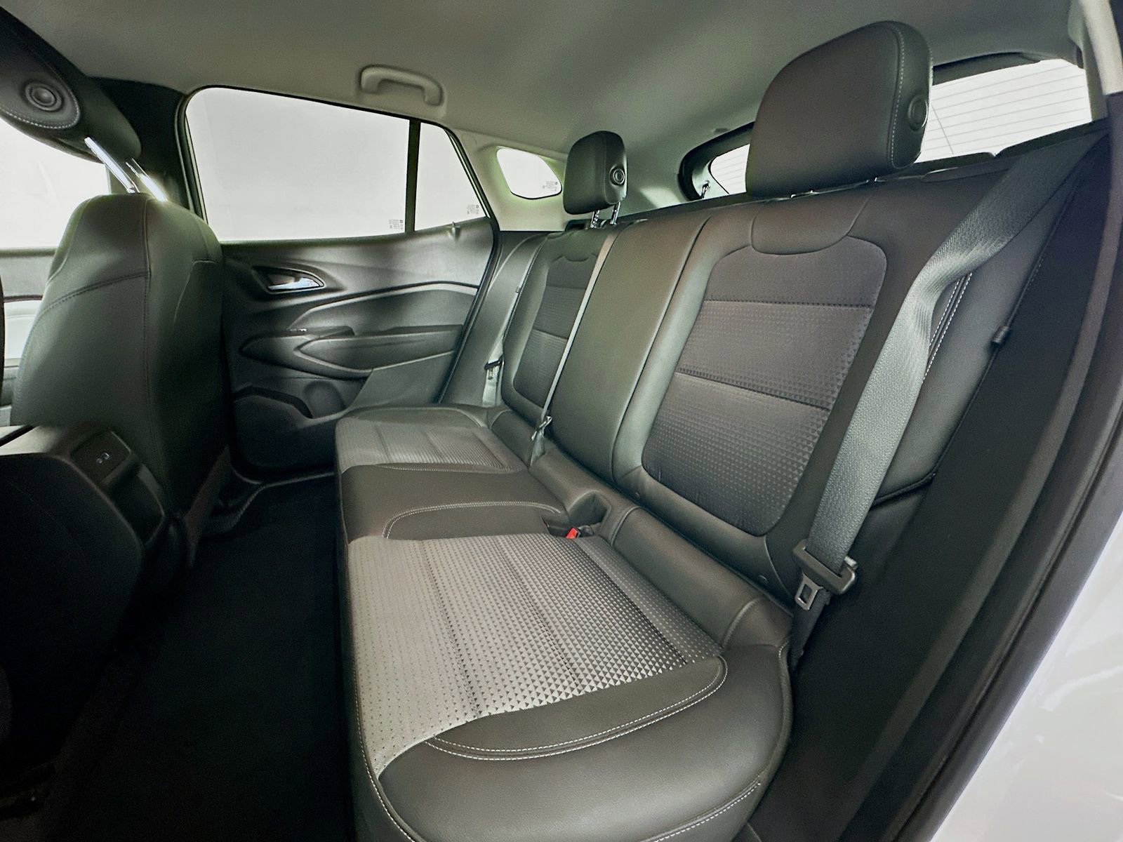 Used 2025 Chevrolet Trax LT image 23