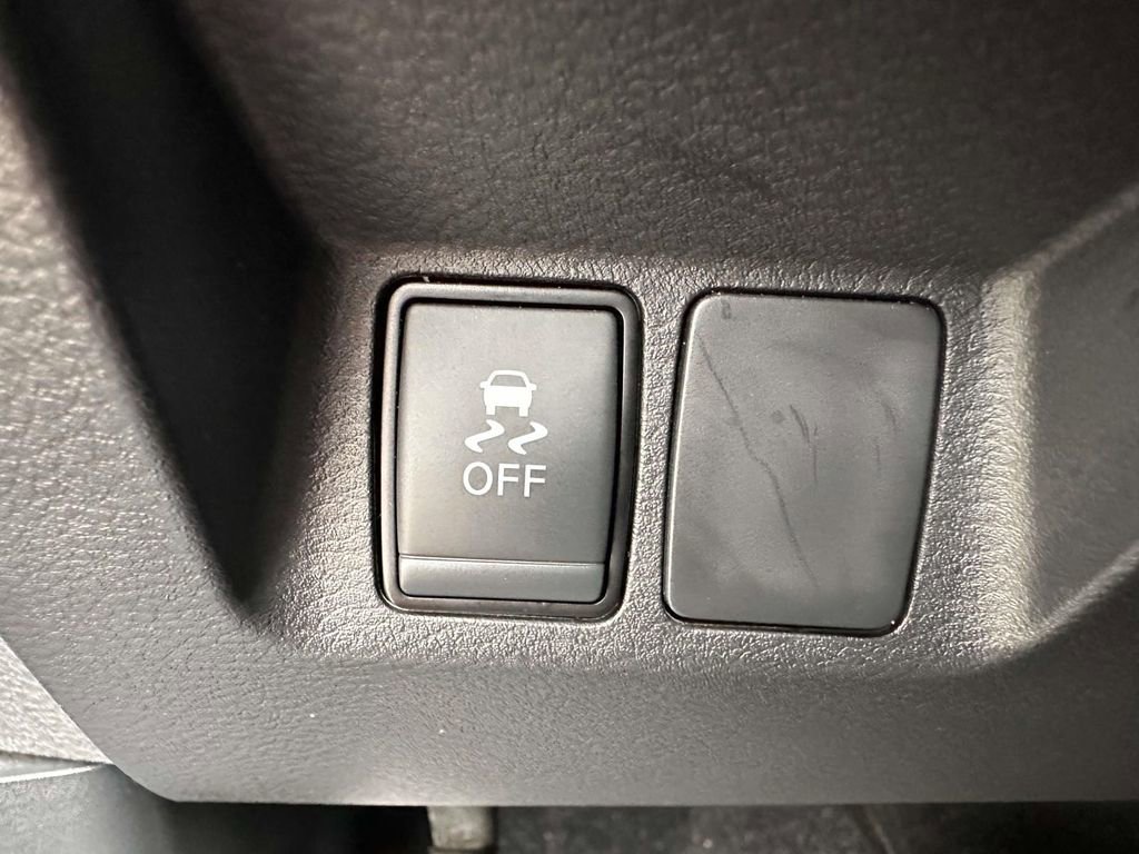 Used 2022 Nissan Frontier SV w/ Technology Package AWD/4WD image 15