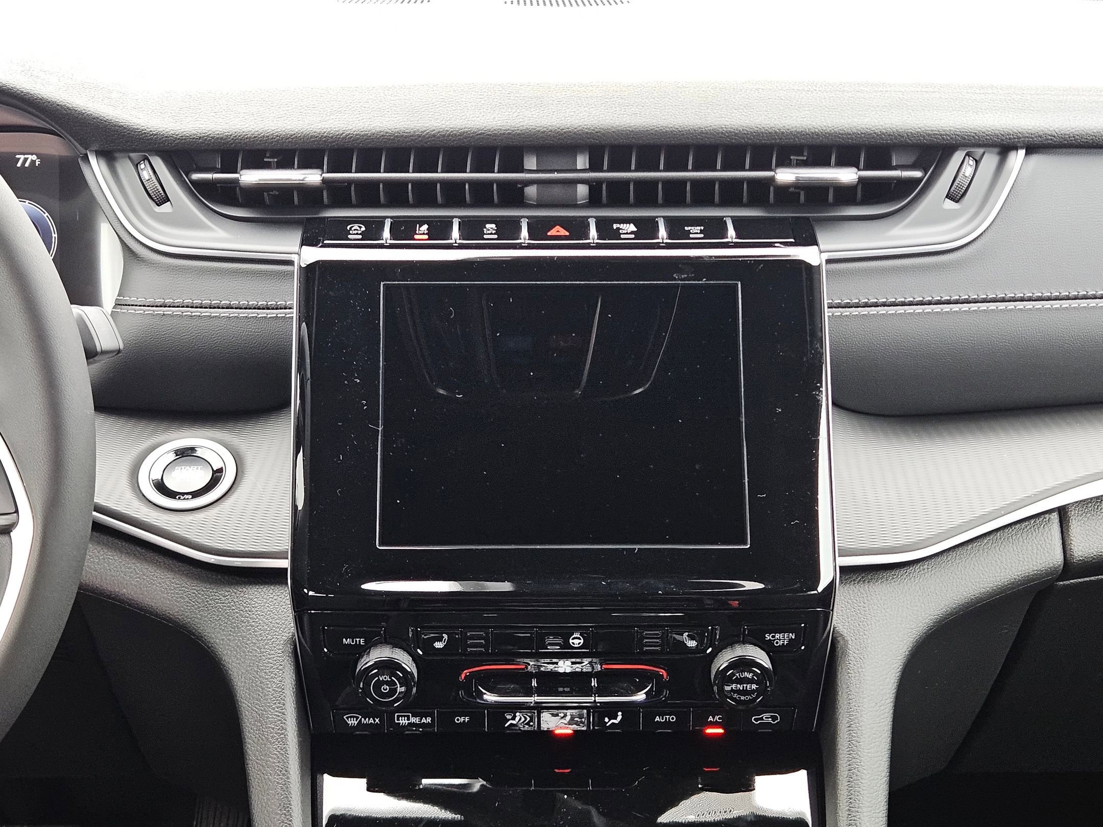 New 2025 Jeep Grand Cherokee Altitude image 16