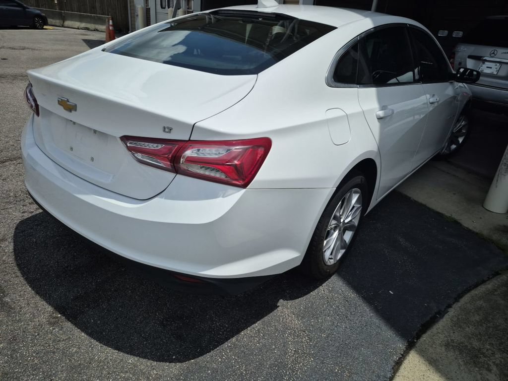 Used 2019 Chevrolet Malibu LT FWD image 4