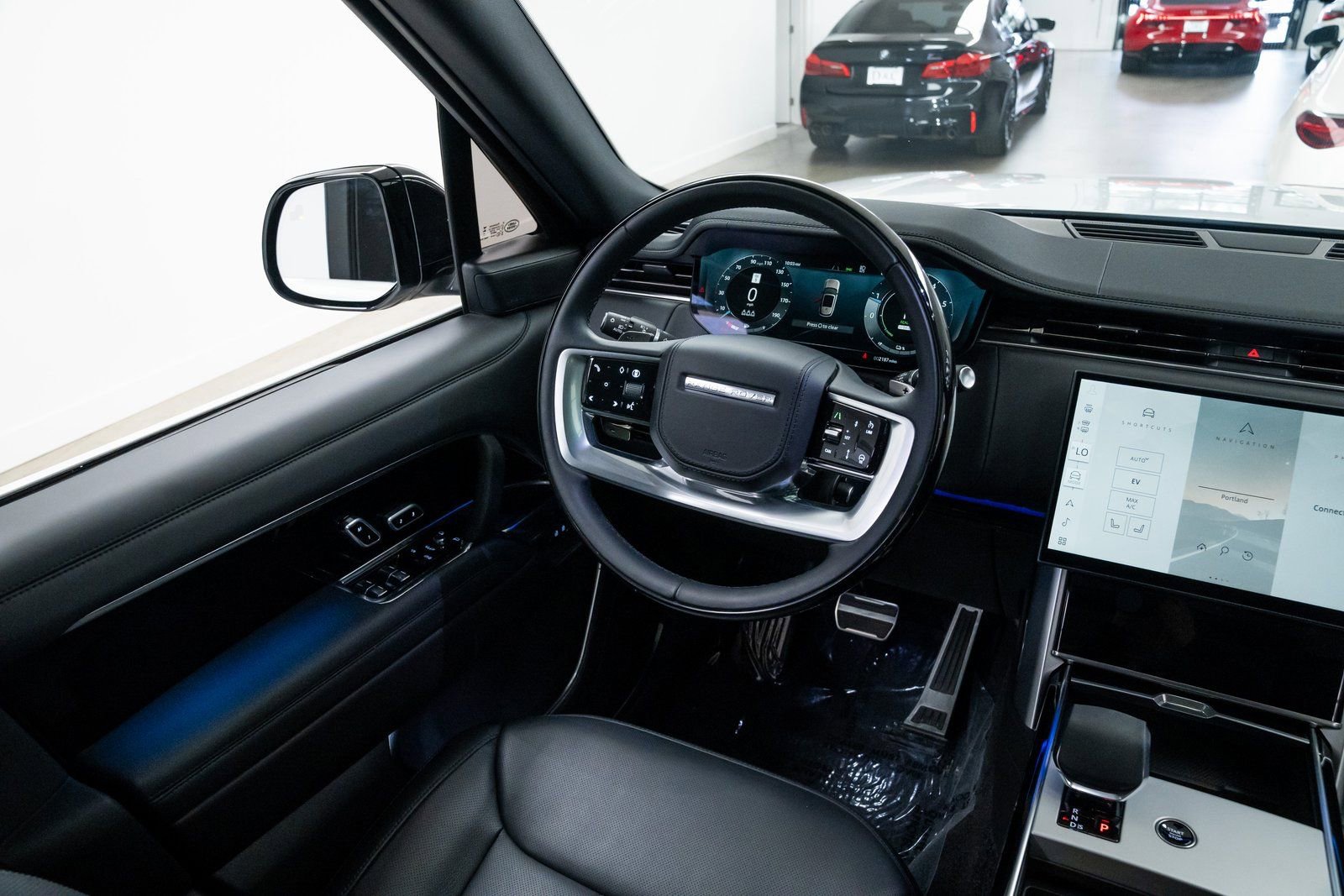 Used 2025 Land Rover Range Rover SE image 10