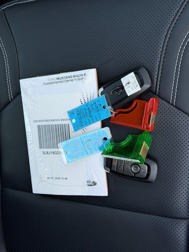 Used 2025 Ford Mustang Mach-E Premium AWD/4WD image 8