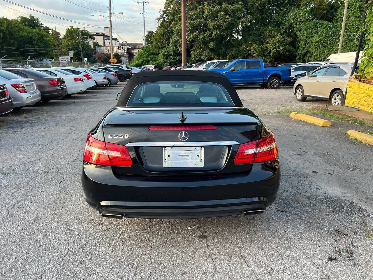Used 2011 Mercedes-Benz E 550 Cabriolet image 4