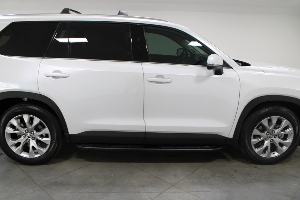 Used 2025 Toyota Grand Highlander Limited image 11