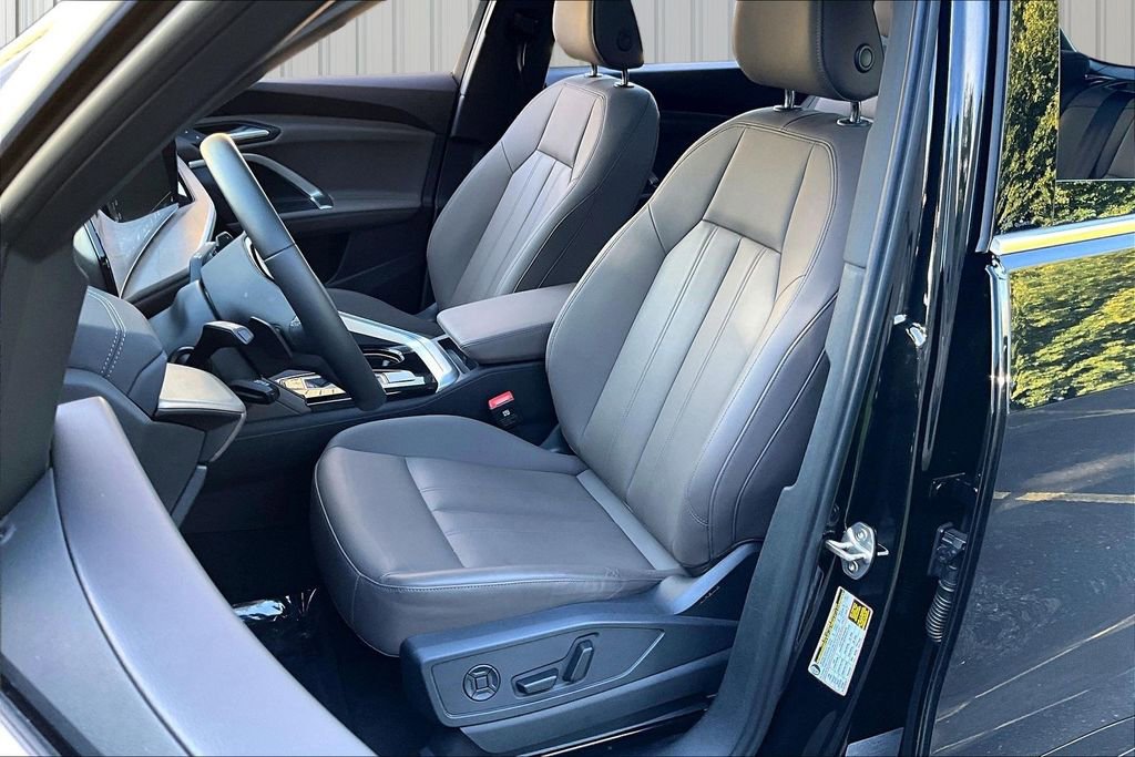 Used 2025 Audi Q5 Premium w/ Convenience Package AWD/4WD image 21
