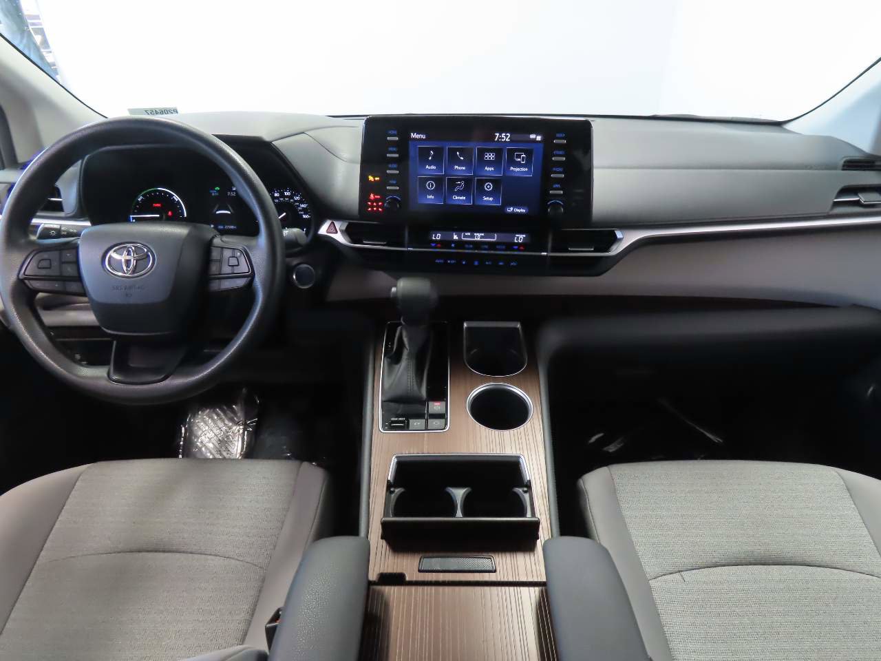 Used 2023 Toyota Sienna LE FWD image 14