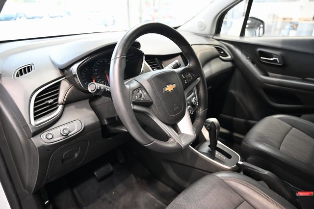 Used 2022 Chevrolet Trax LT w/ Sport Edition image 19