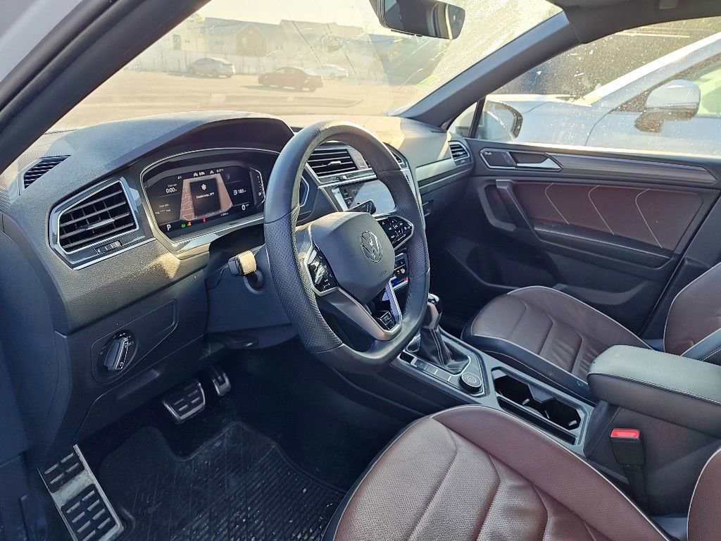 Used 2024 Volkswagen Tiguan SEL R-Line AWD/4WD image 10