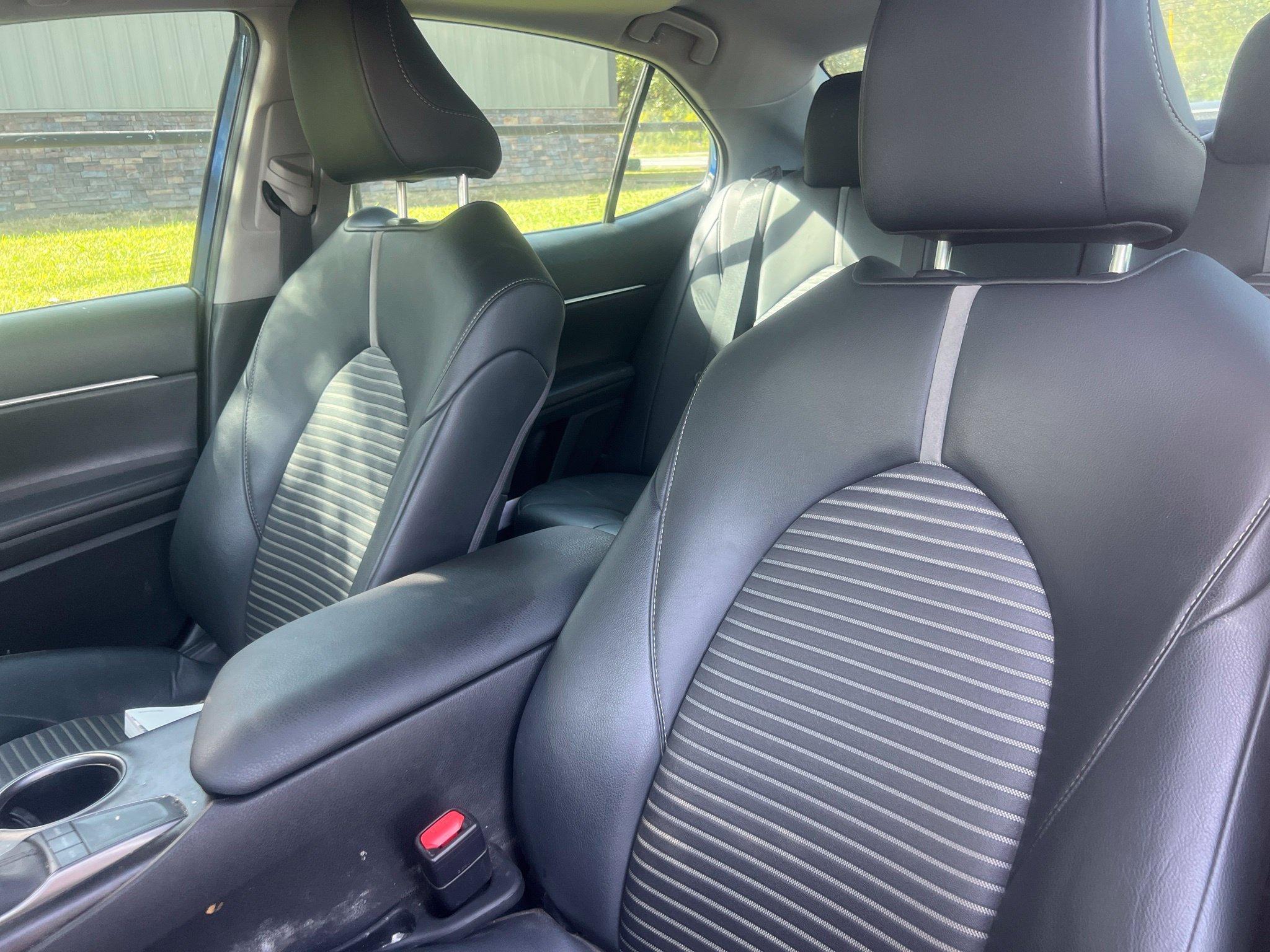 Used 2023 Toyota Camry SE w/ Convenience Package FWD image 11