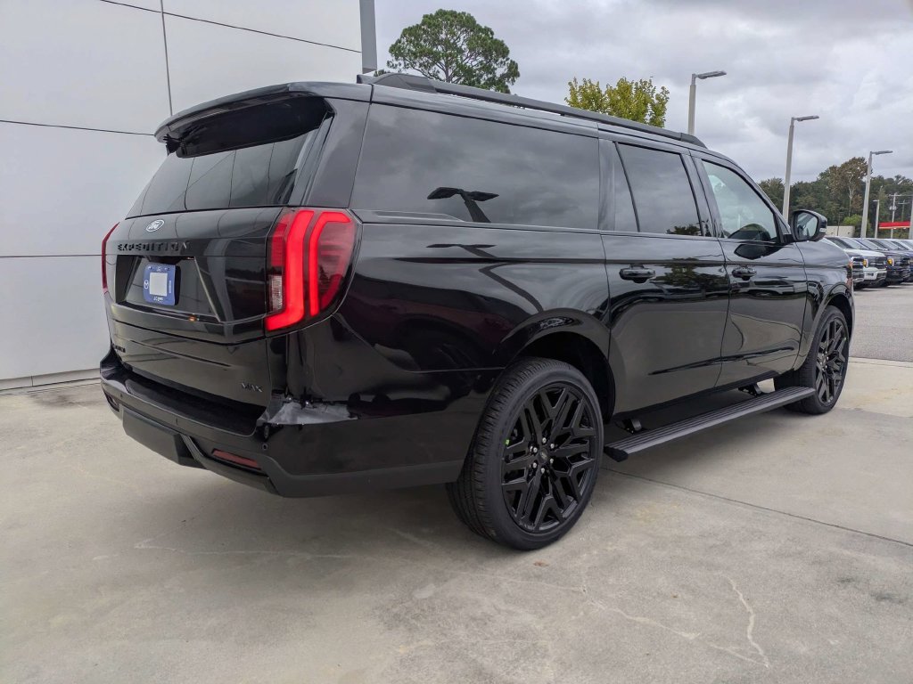 New 2027 Ford Expedition Max Platinum w/ Stealth Performance Package AWD/4WD image 4