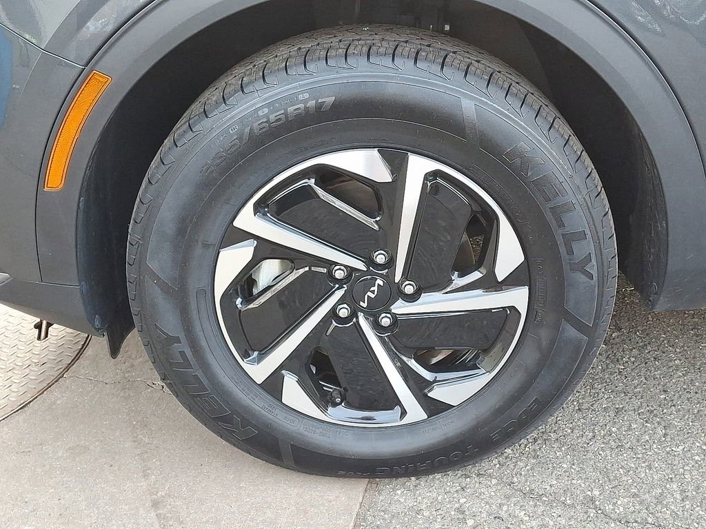Used 2023 Kia Sportage LX image 32