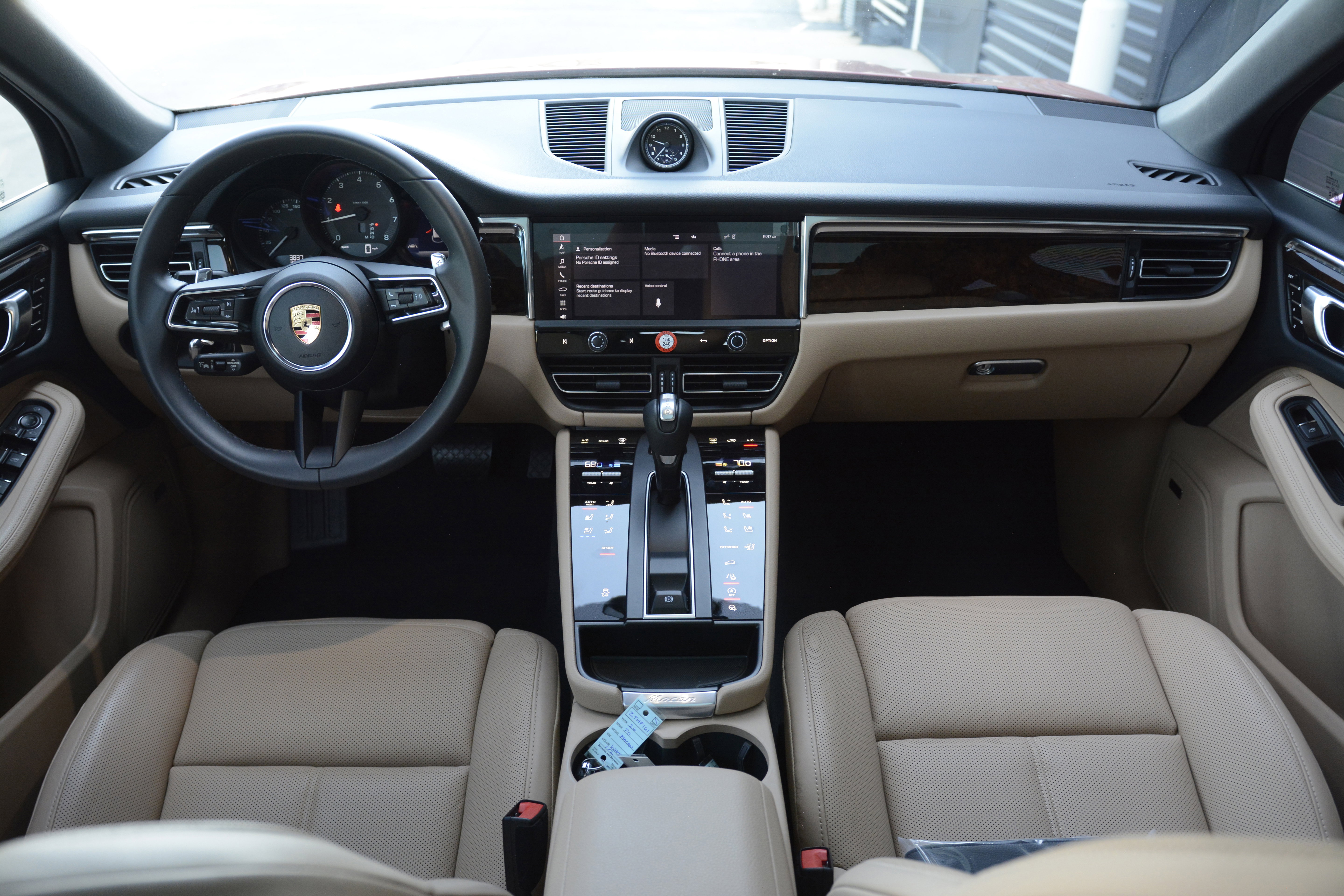 Used 2026 Porsche Macan AWD/4WD image 12