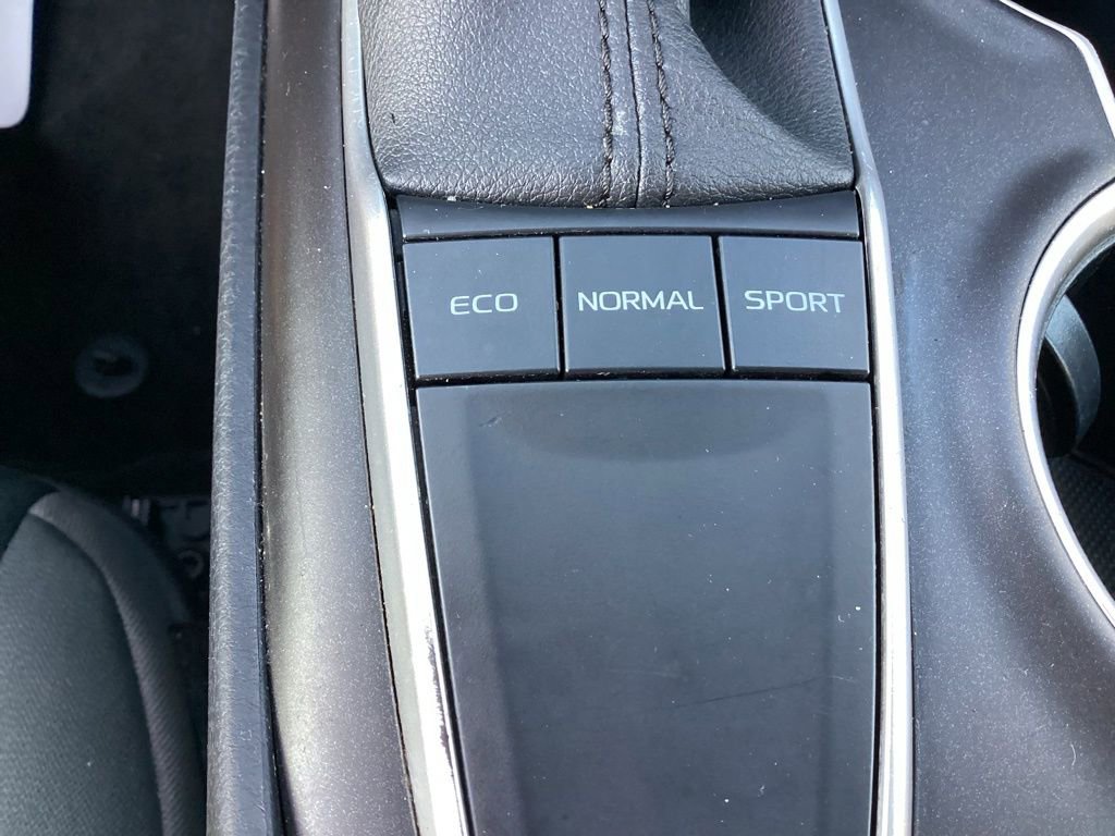 Used 2024 Toyota Camry LE image 27