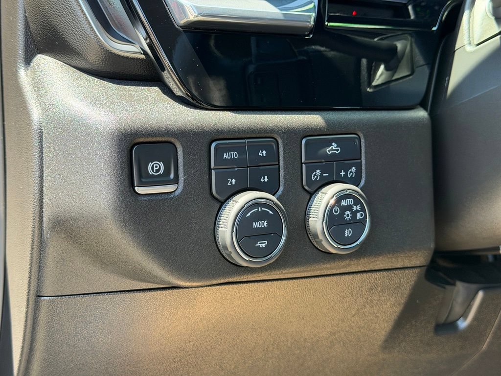 Used 2024 Chevrolet Silverado 1500 RST w/ Z71 Off-Road Package AWD/4WD image 24