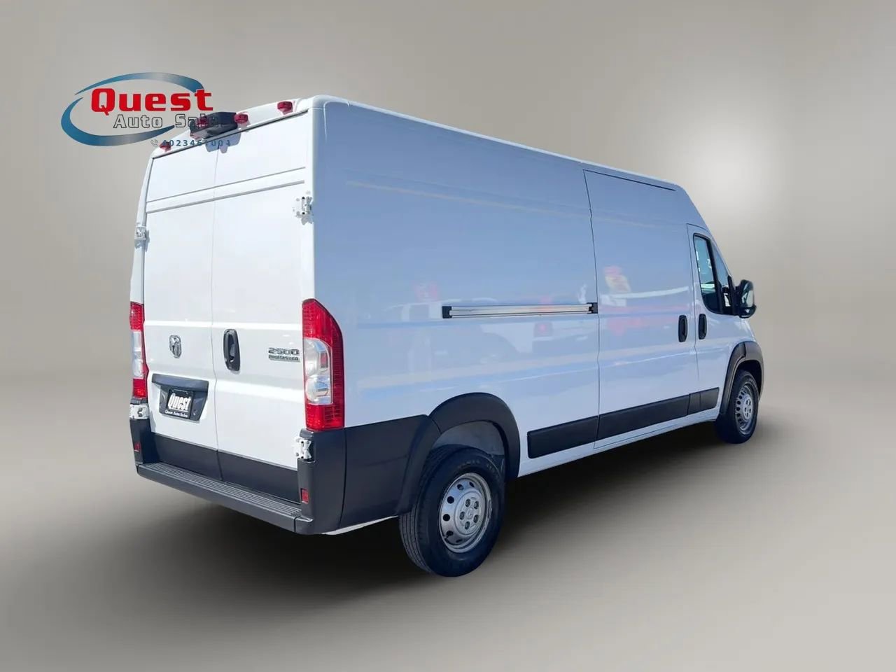 Used 2025 RAM ProMaster 2500 w/ Convenience Group FWD image 3