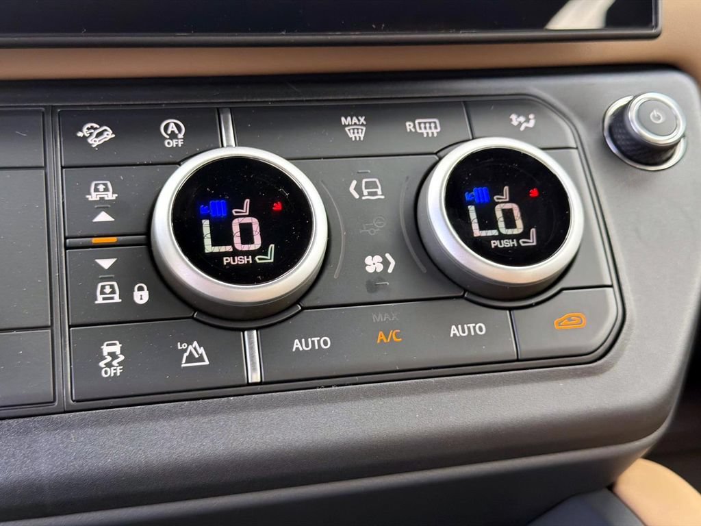 New 2026 Land Rover Defender 110 X-Dynamic SE AWD/4WD image 25