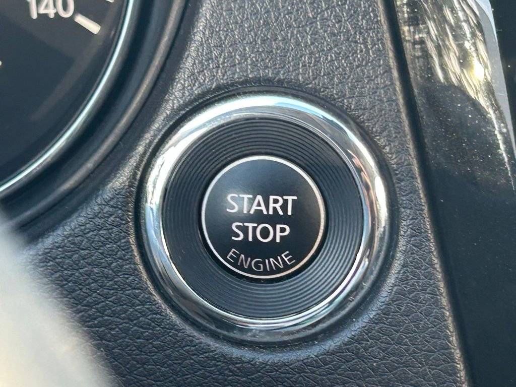 Used 2020 Nissan Rogue SV w/ Sun & Sound Touring Package image 52