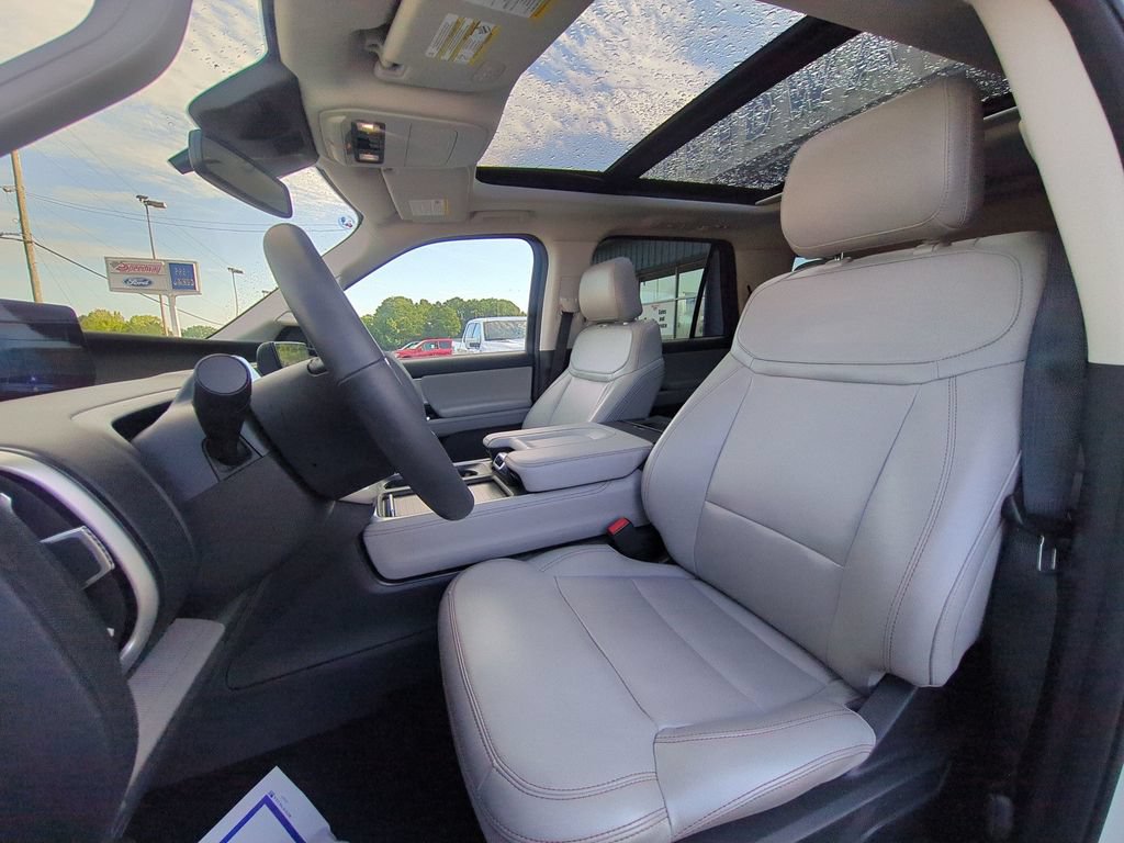Certified 2025 Ford Expedition Active AWD/4WD image 25