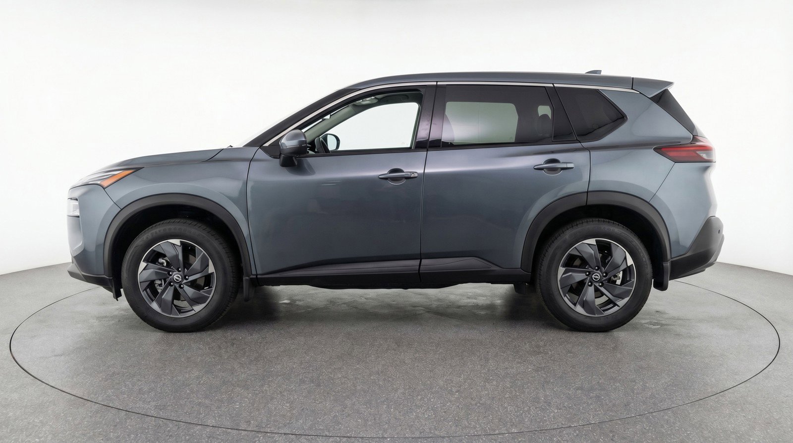 Used 2025 Nissan Rogue SV image 5
