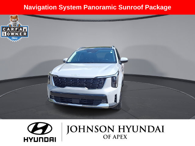 Used 2024 Kia Sorento EX w/ Panoramic Sunroof Package FWD image 3