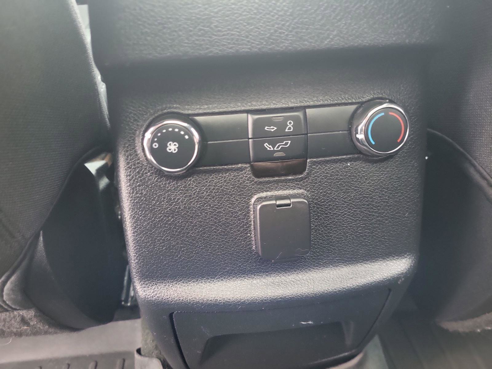 Used 2016 Ford Explorer XLT w/ Equipment Group 201A AWD/4WD image 22