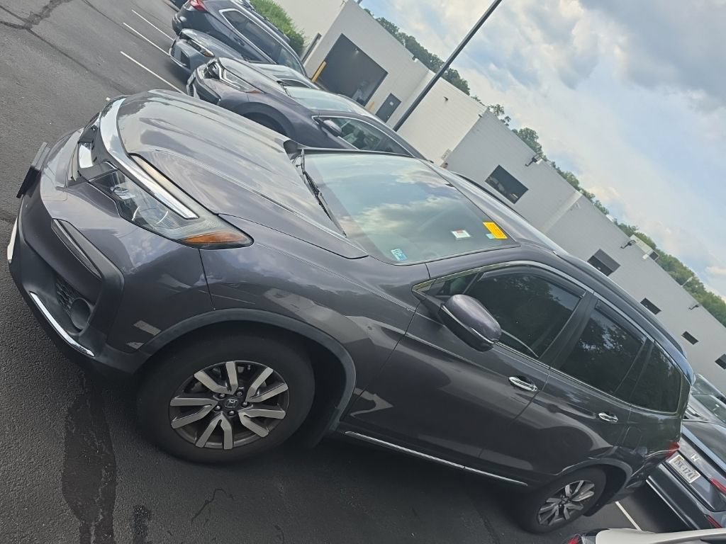 Used 2020 Honda Pilot EX image 2
