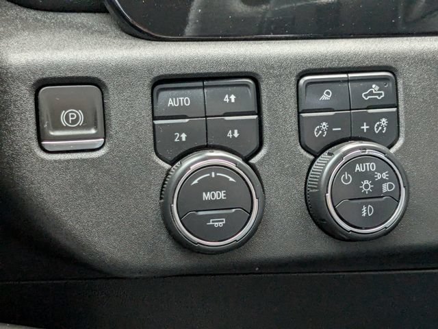 Used 2023 Chevrolet Silverado 1500 LTZ AWD/4WD image 34