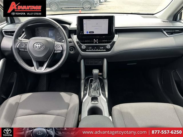 Used 2023 Toyota Corolla Cross LE AWD/4WD image 18