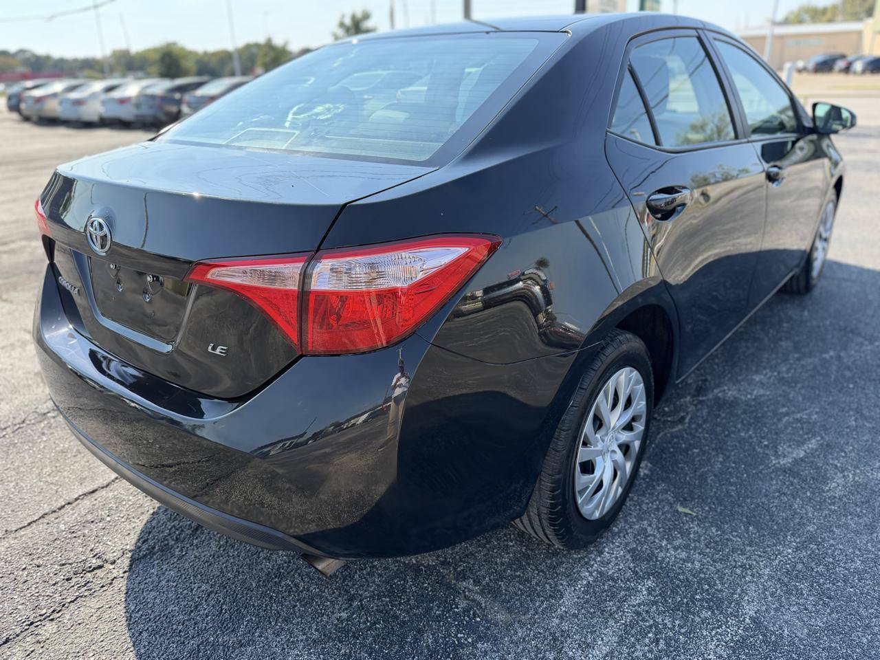 Used 2018 Toyota Corolla LE FWD image 5