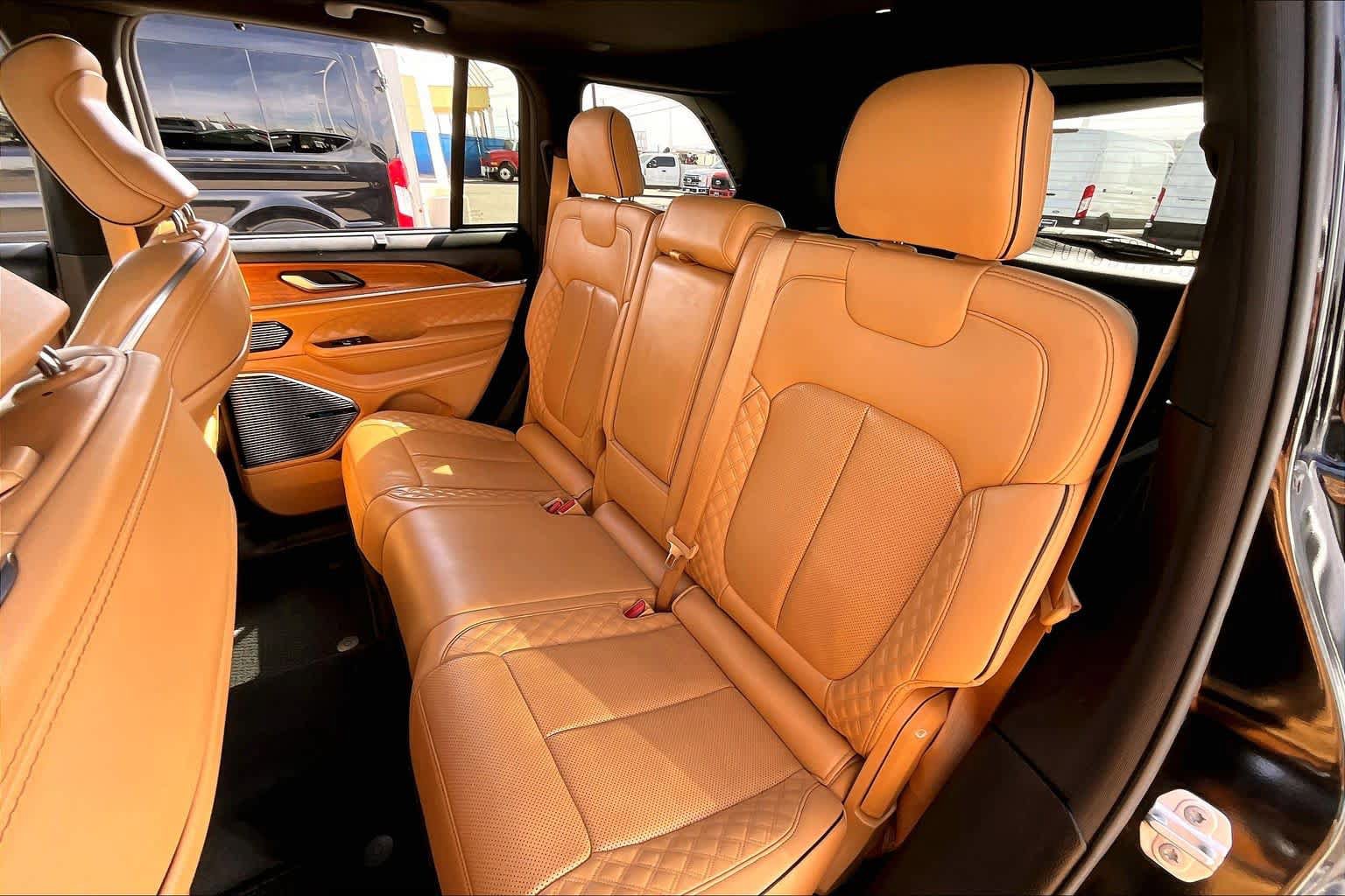 Used 2023 Jeep Grand Cherokee Summit image 21