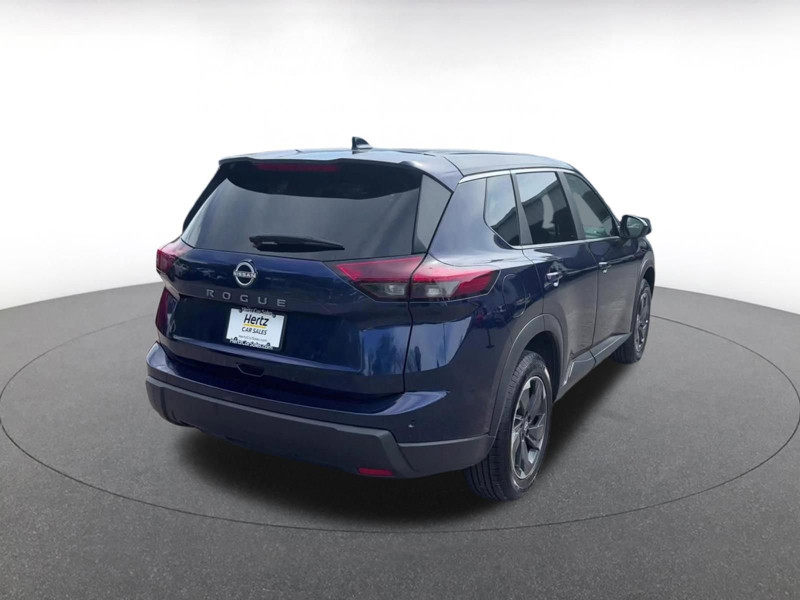 Used 2025 Nissan Rogue SV FWD image 12
