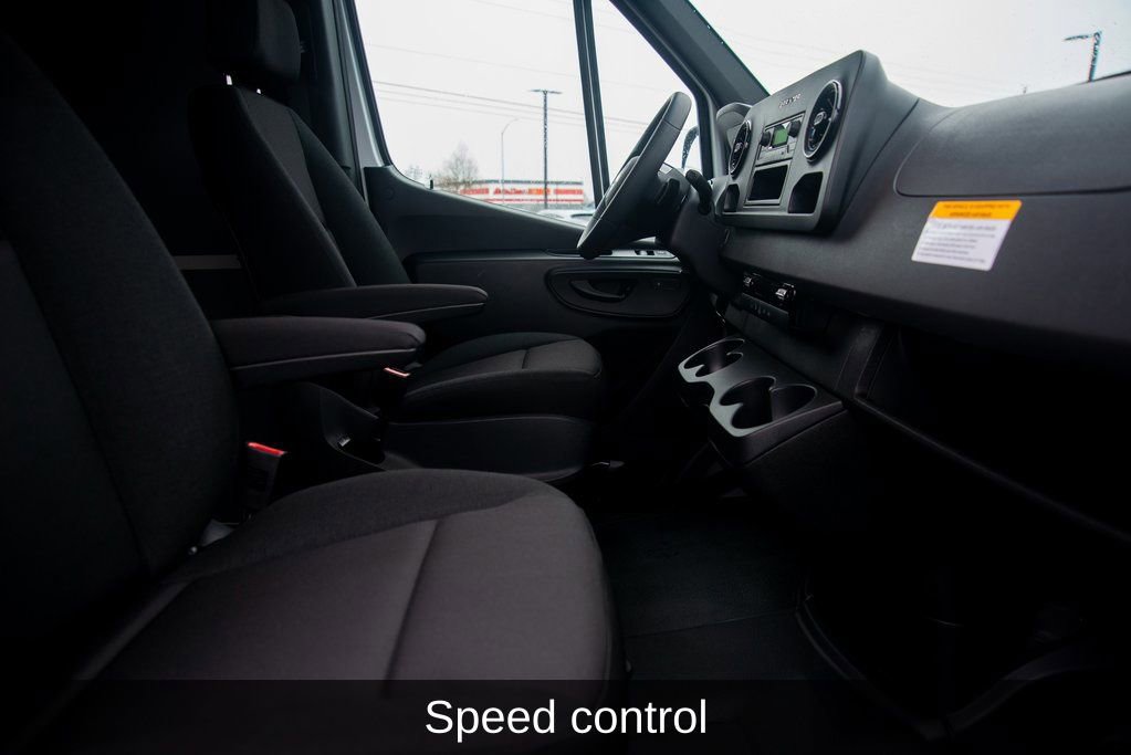 Used 2025 Mercedes-Benz Sprinter 2500 image 37