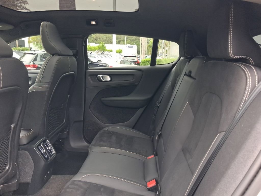 Used 2023 Volvo C40 P8 Recharge Ultimate w/ Protection Package Premier AWD/4WD image 8