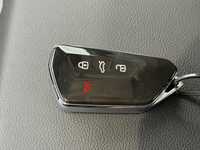 New 2026 Volkswagen GTI SE FWD image 30