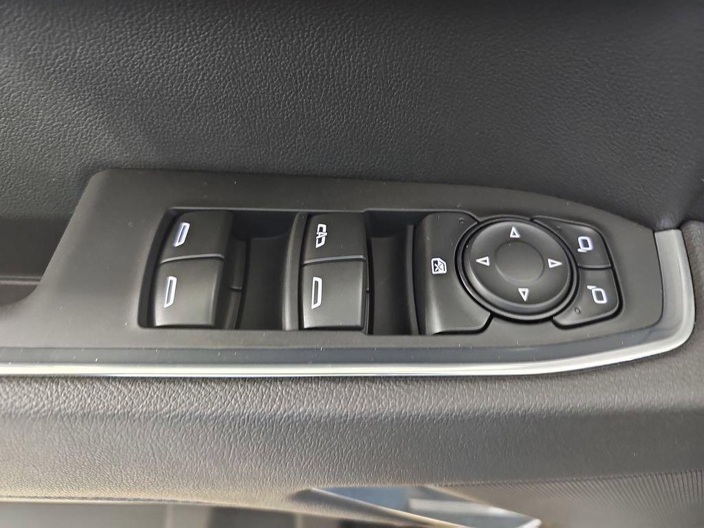 Certified 2025 Chevrolet Silverado 1500 LT image 32